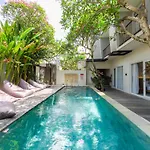 Hola Seminyak