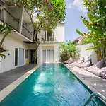 Hola Seminyak